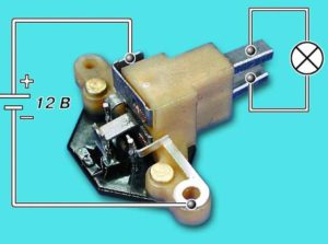 Как проверить регулятор напряжения генератора переменного тока с помощью мультиметра